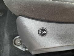 Fahrzeugabbildung Ford Focus Turnier NAVI PARK-ASSISTENT SITZHEIZUNG
