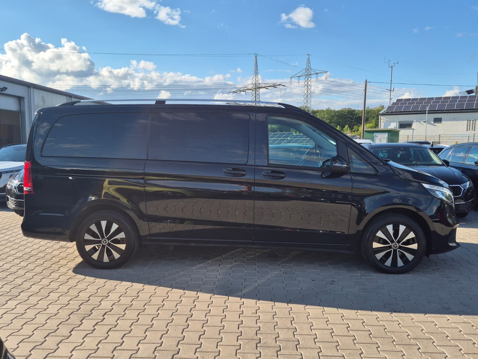 Fahrzeugabbildung Mercedes-Benz V 250 d EDITION 4MATIC lang LED*DISTRON.*MBUX10"
