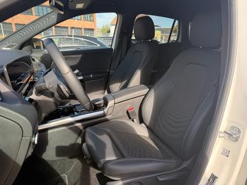 2023 Mercedes-BENZ EQA — миниатюра 12
