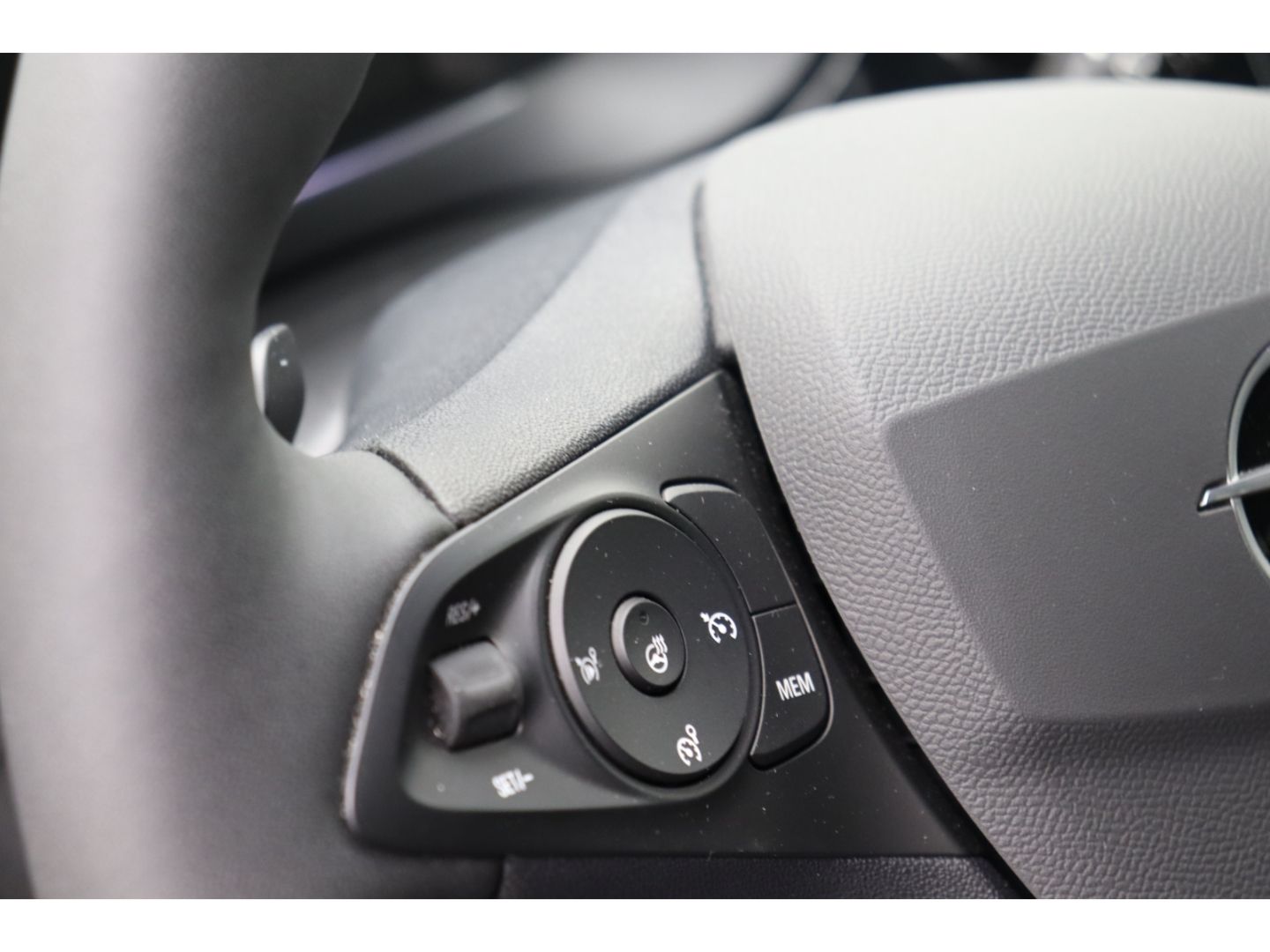 Fahrzeugabbildung Opel Corsa F 1.2 GS Kamera SHZ Navi Totwinkelass