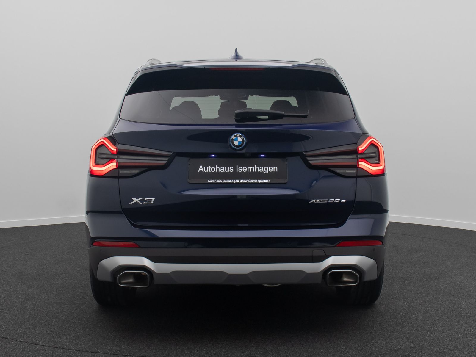 Fahrzeugabbildung BMW X3 xD30e Panorama HUD DAB Sport AHK 360&deg; Komfort