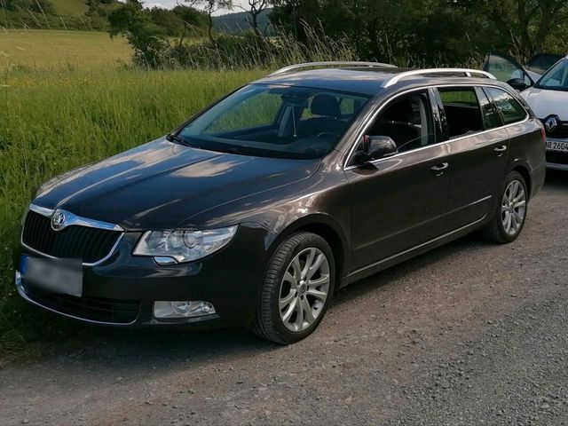 Skoda Superb Combi 1.8 TSI Ambition AHK