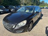 Volvo V60 Kombi Summum AWD 3.0 Benzin 329 Hp - Volvo V60 Summum mit Benzin-Antrieb