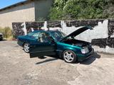 Mercedes-Benz E 320 Coupé - Mercedes-Benz 320: Coupe