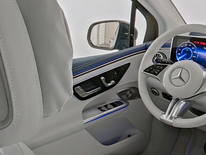 Mercedes-Benz EQE 300 SUV ElectricArt/Pano/AHK/Burm/HA-Lenkung