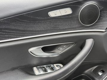 Mercedes E 200 - 9