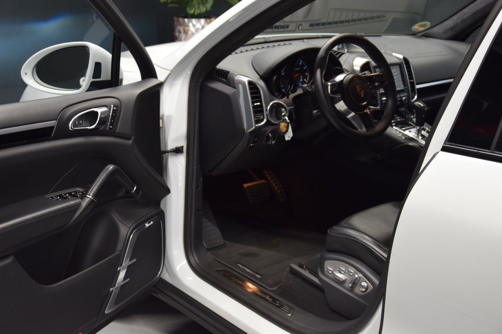 Fahrzeugabbildung Porsche Cayenne Turbo S ACC Luft Sitzbel. s.AGA LED 360°