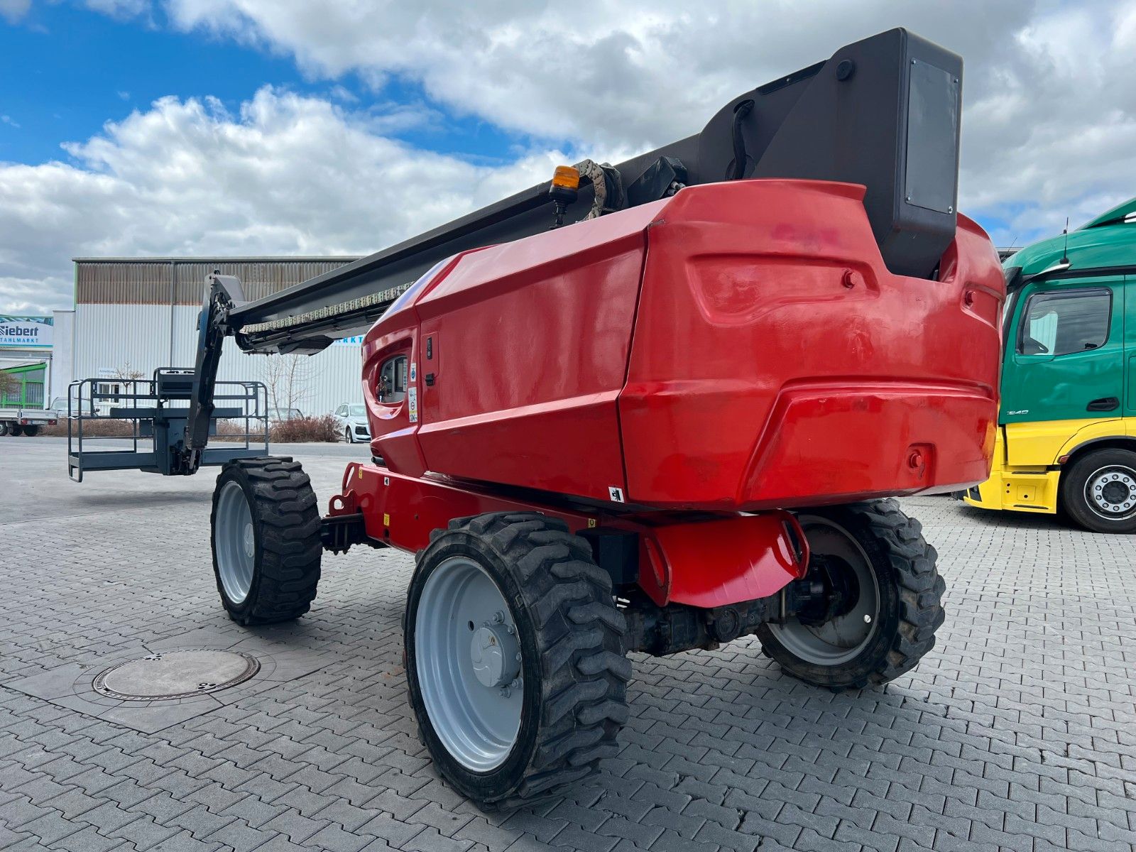 Fahrzeugabbildung Manitou 280 TJ / Arbeitshöhe: 28m / 4x4