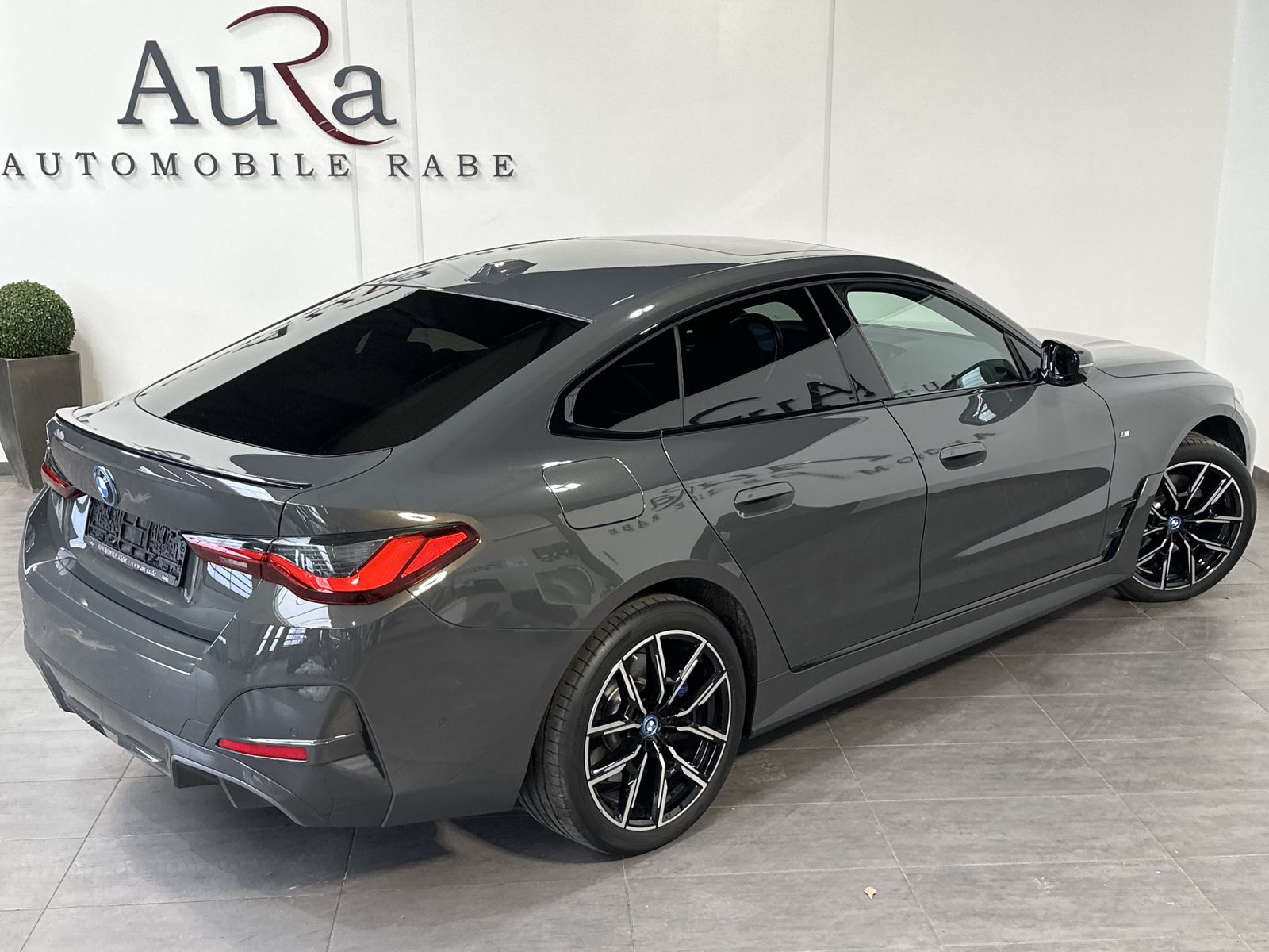 Fahrzeugabbildung BMW i4 40 eDrive M-Sport Pro NAV+LASER+PANO+ACC+19ZO