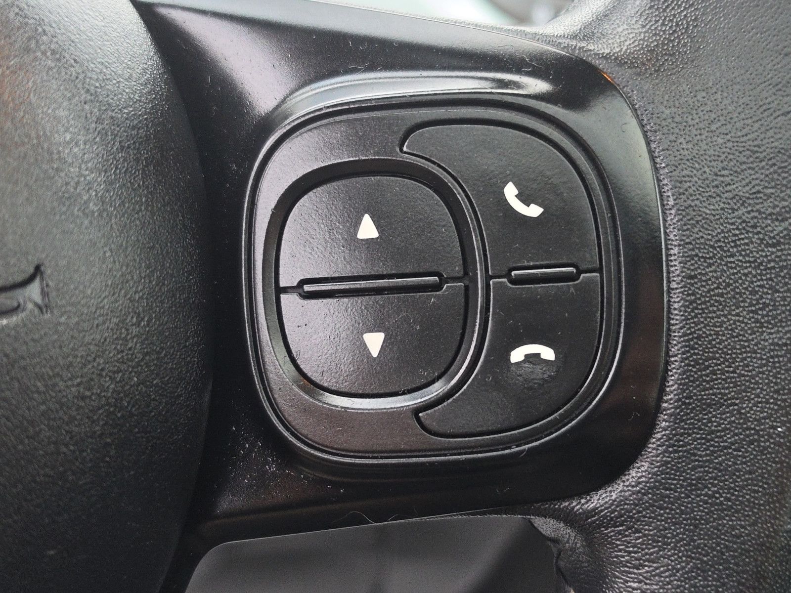 Fahrzeugabbildung Fiat 500 Launch Edition Panorama-Dach  Apple Carplay