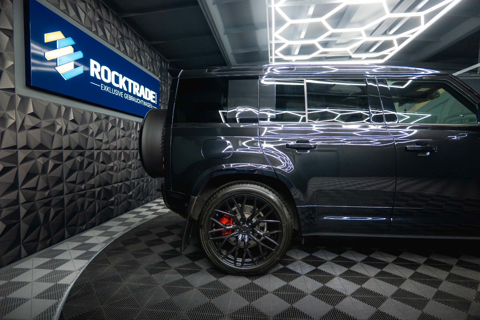 Fahrzeugabbildung Land Rover Defender 110 X-Dynamic Black Style Pack 4x4
