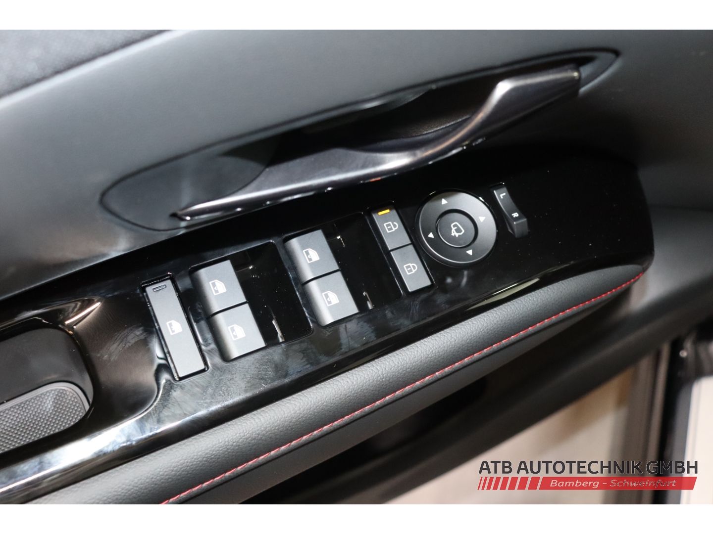 Fahrzeugabbildung Hyundai Tucson Hybrid N-Line PHEV 1.6 T-GDI 288PS 2WD 6-