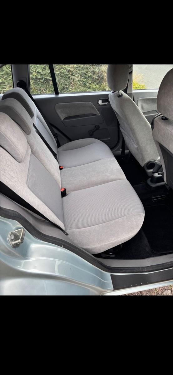 Ford Fusion 2004 — photo 14