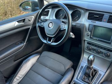 Volkswagen Golf - 9