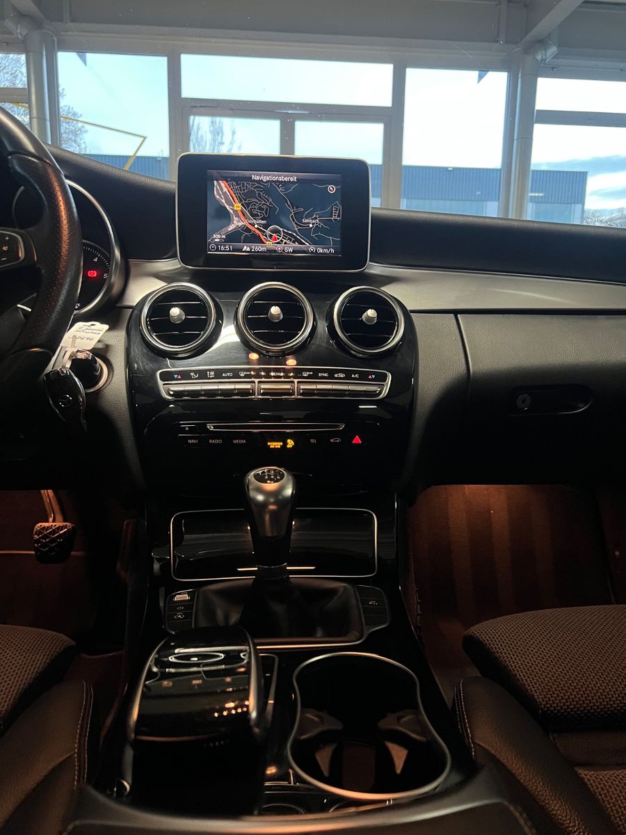 Fahrzeugabbildung Mercedes-Benz C 200 d Lim. Sport line * SITZH*TEILLEDER*NAVI*