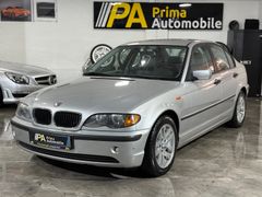 Fahrzeugabbildung BMW 318i Lim. / Automatik Klimaautomatik PDC