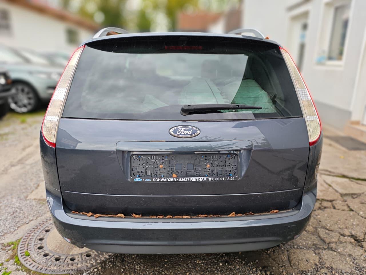 Ford Focus 2011 — photo 8
