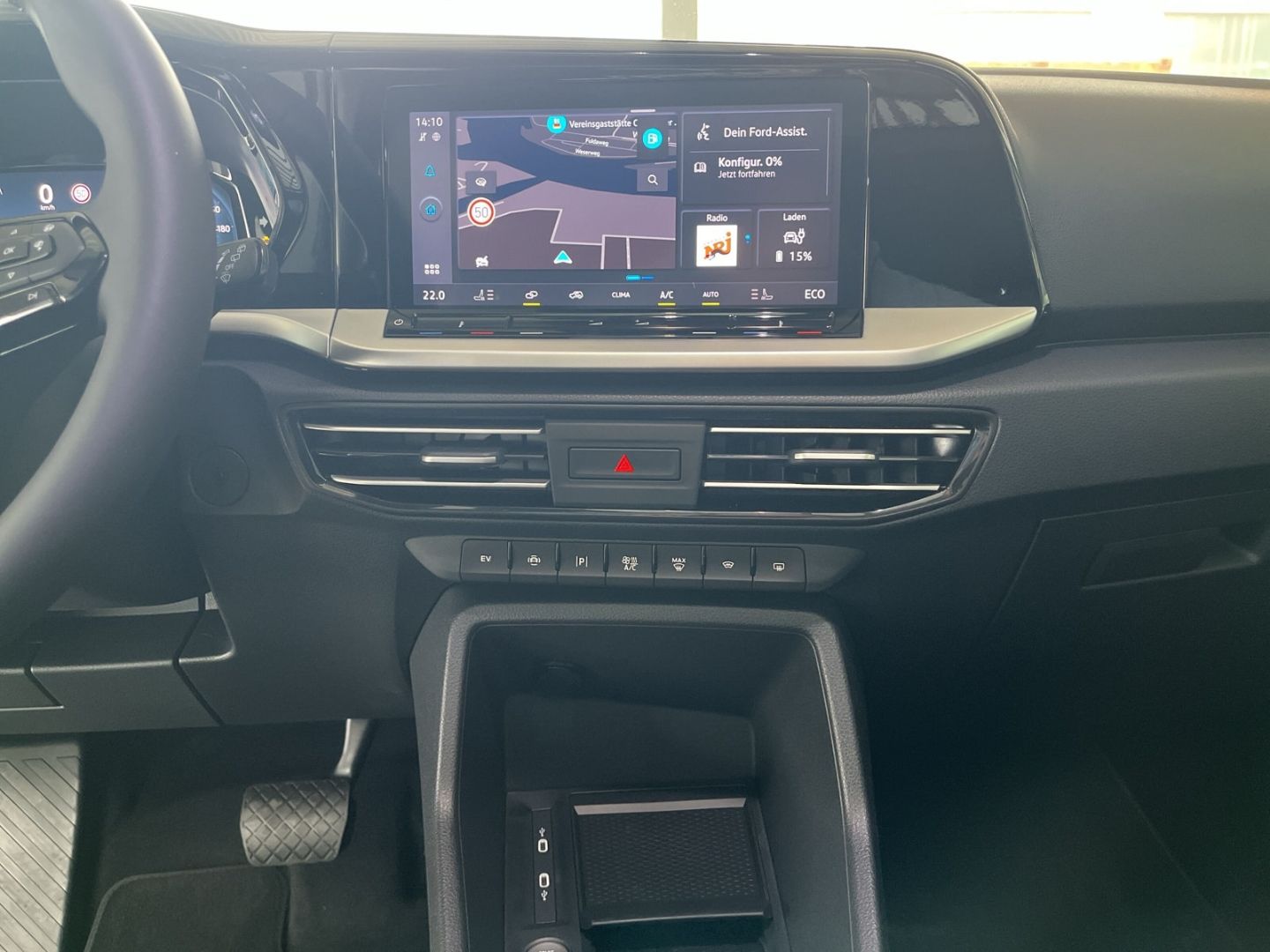 Fahrzeugabbildung Ford Tourneo Connect PHEV Active Pano Dig. Cockpit LE