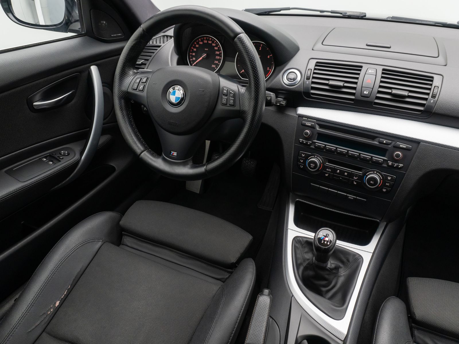 Fahrzeugabbildung BMW 123d Coupé M Sport H/K Xenon PDC KlimaAut