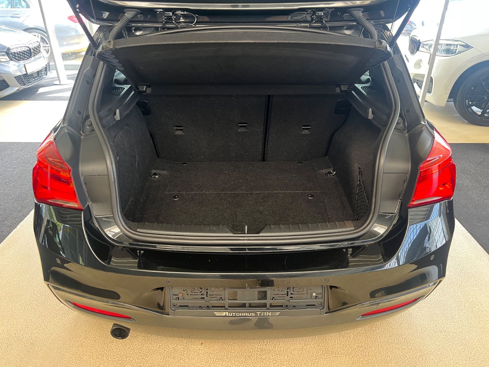 Fahrzeugabbildung BMW 120 i M Sport Paket * NAVI * SITZHEIZUNG *