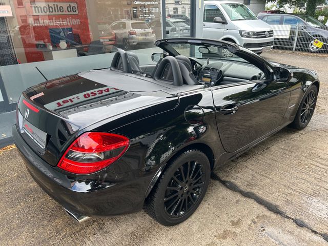 Fahrzeugabbildung Mercedes-Benz SLK 200 Kompressor Aut.+Leder+Navi+SHZ+PDC+BT+