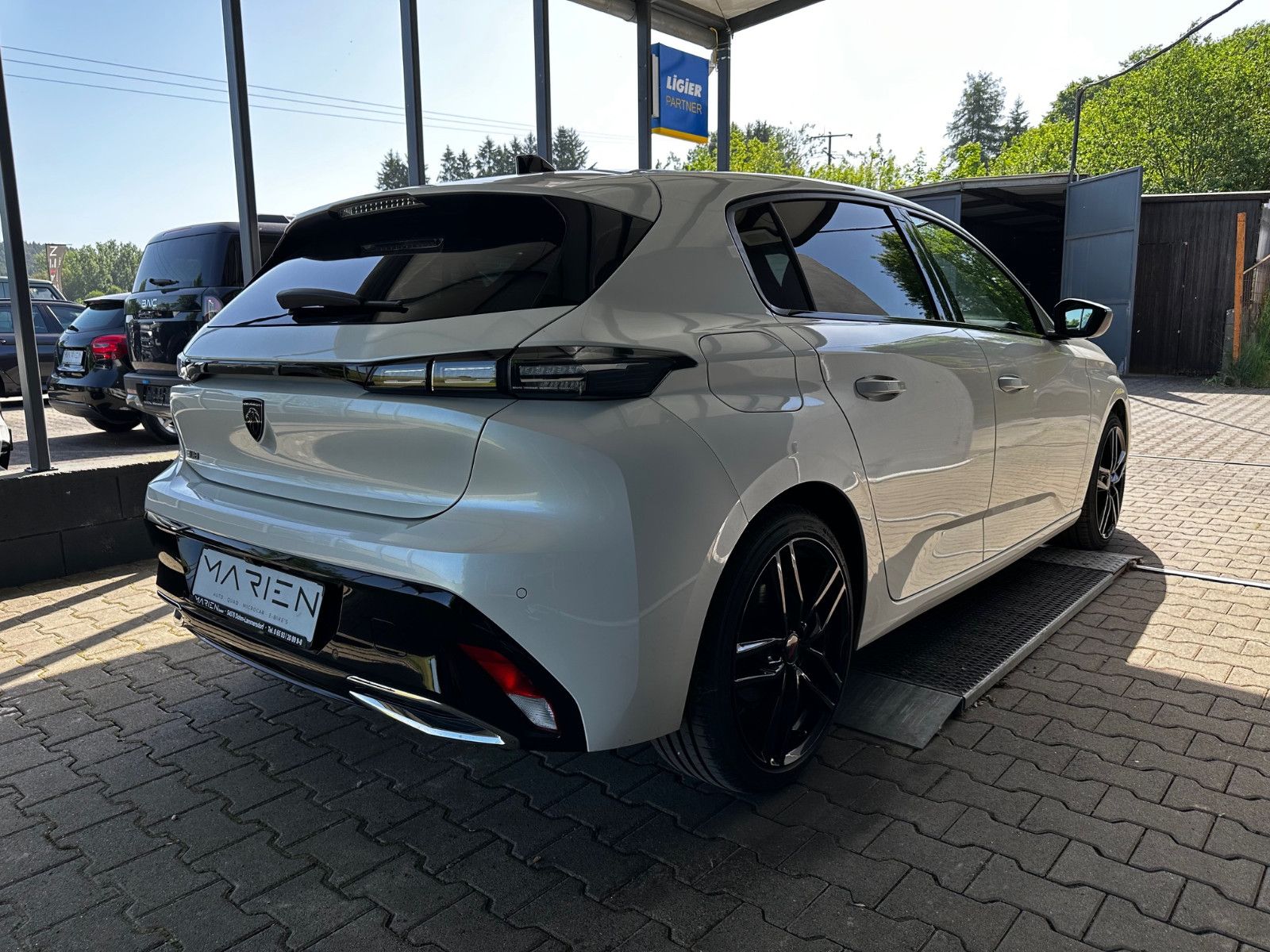 Peugeot 308 1.5 BlueHDi 130 Allure |Kamera|LED|Navi |PDC — Bild 8