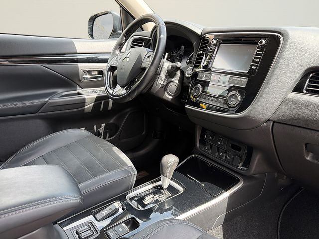 Mitsubishi Outlander Edition+ 2WD+LED+AHK+Carplay+Leder+Len