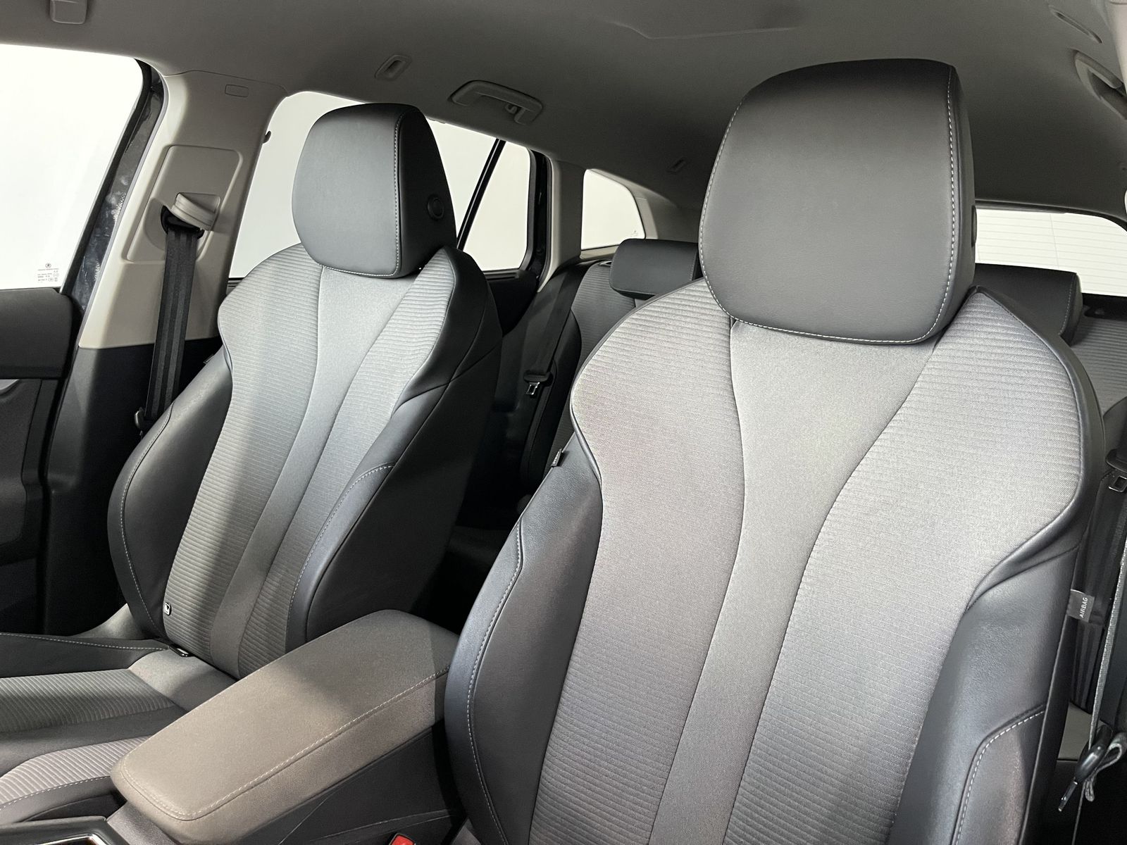 Fahrzeugabbildung SKODA Enyaq 60 Loft*LED-Matrix*Cam*WP*Navi*21Zoll*