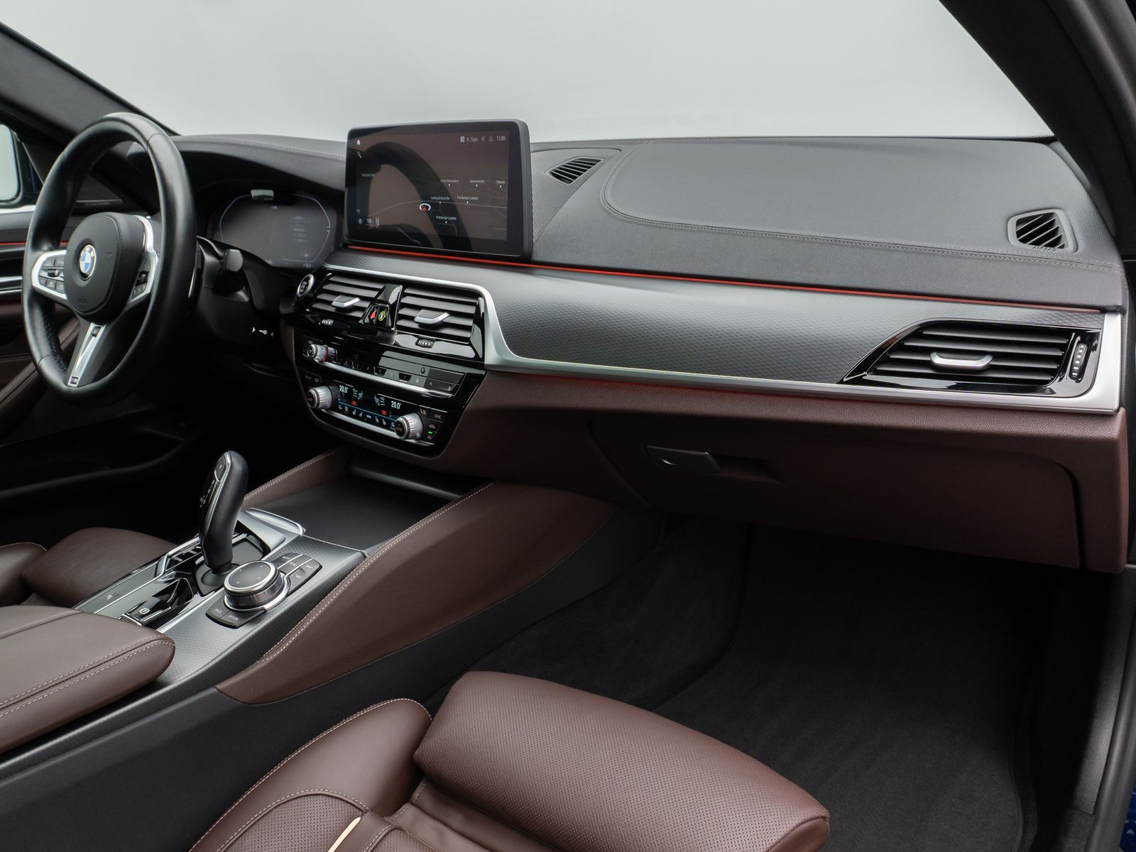 Fahrzeugabbildung BMW 540d xD M Sport Glasdach Kamer Laser HUD H/K 19"