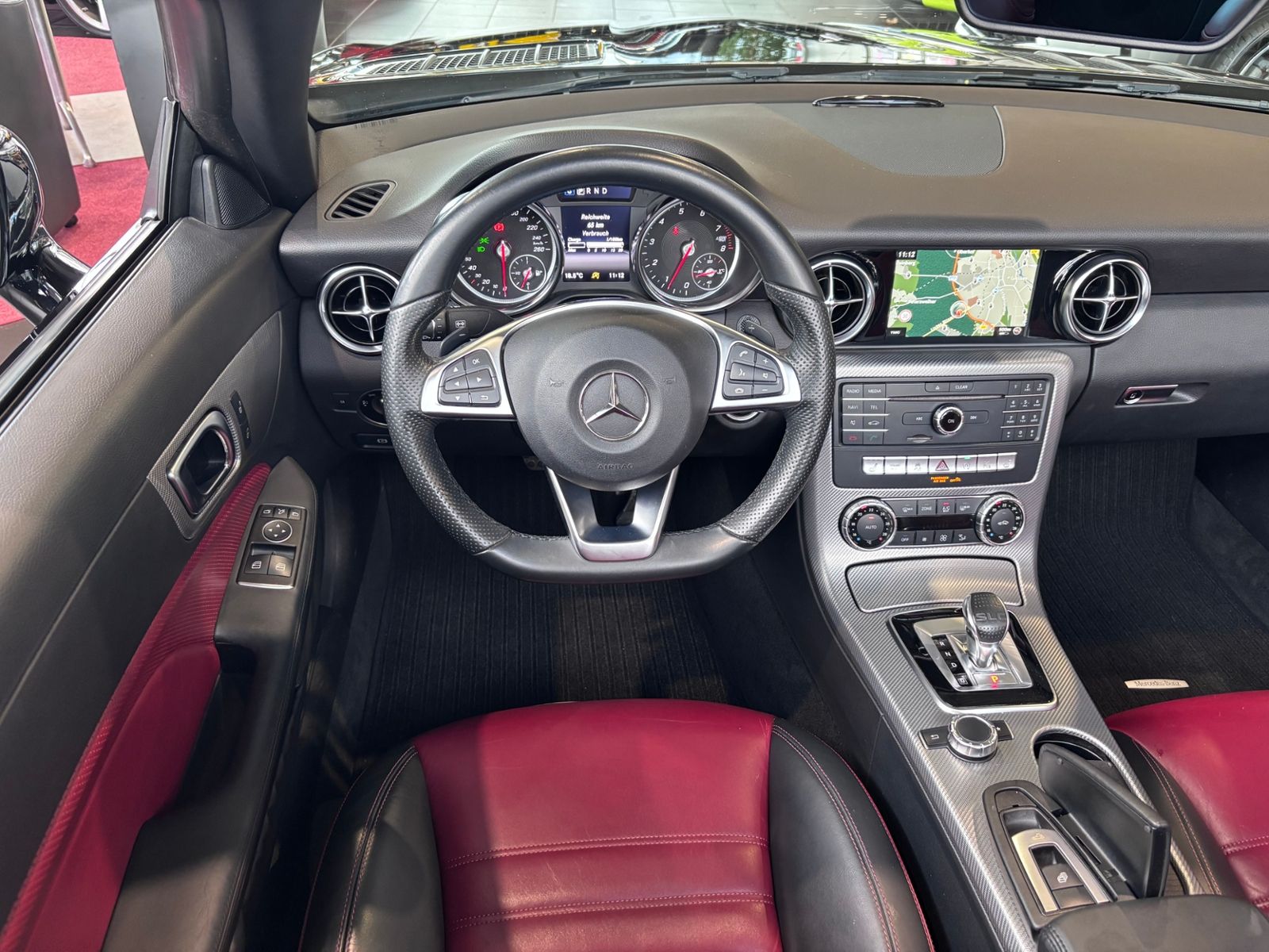 Fahrzeugabbildung Mercedes-Benz SLC 300 9G-Tronic LED NAVI ALU