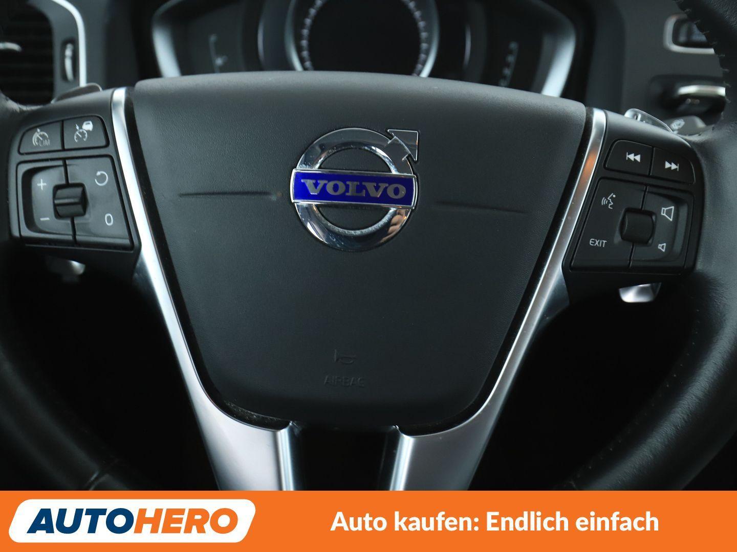 Volvo V60 2.0 T6 Momentum AWD Aut.*XENON*TEMPO*PDC*SHZ