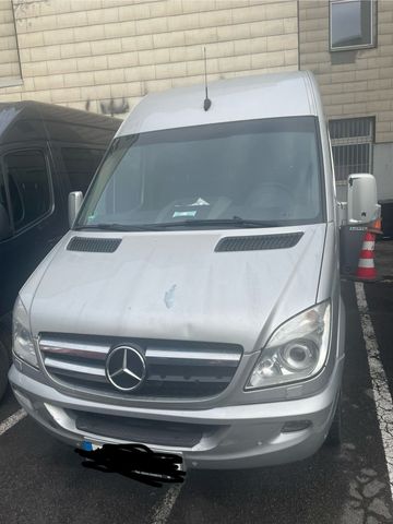 Mercedes-Benz Sprinter 318