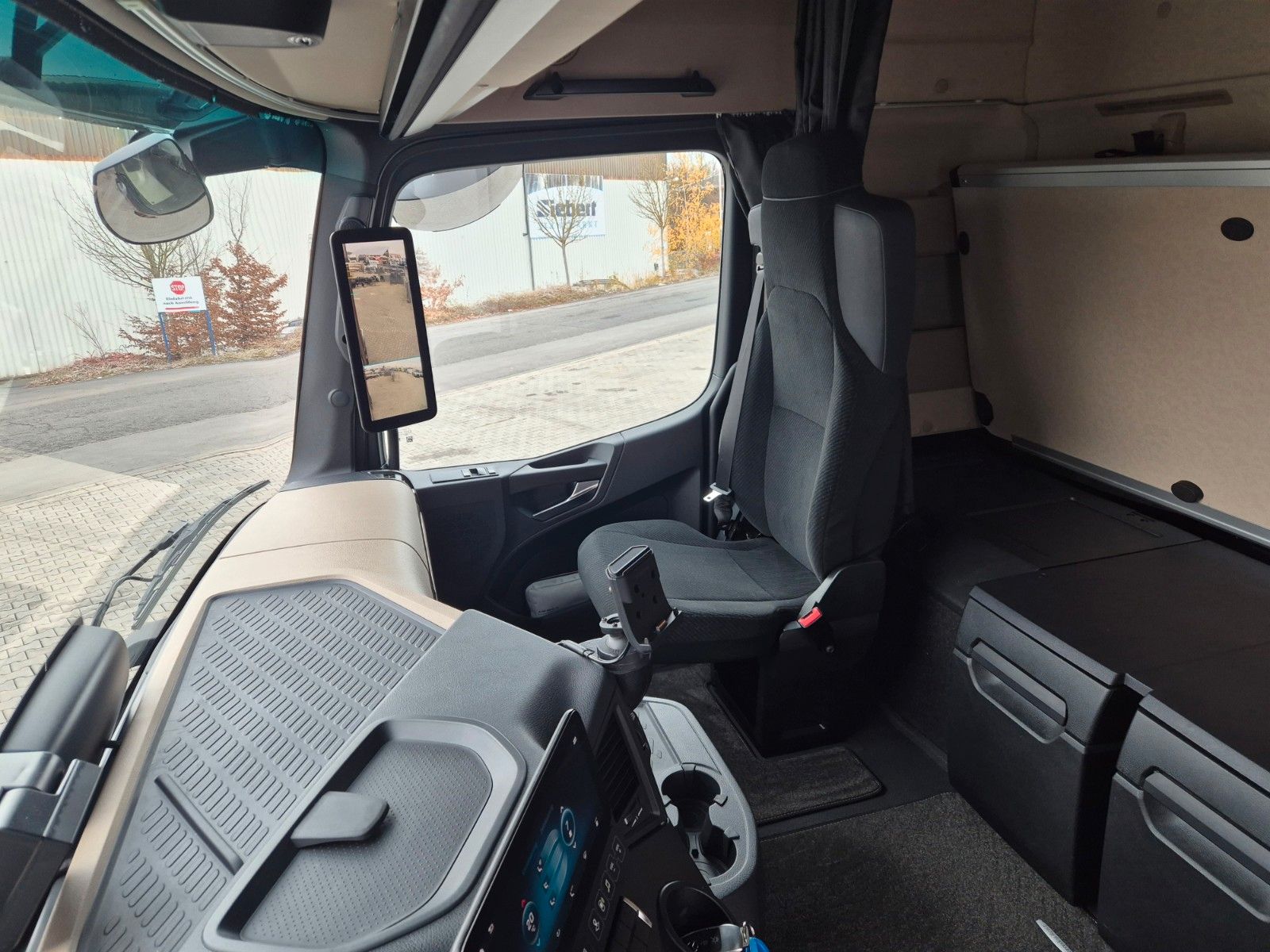 Fahrzeugabbildung Mercedes-Benz Actros 1848 LS Öl-Retarder Standklima BigSpace