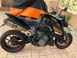 KTM 990 SuperDuke mit R-Heck u. Akra - STREETFIGHTER