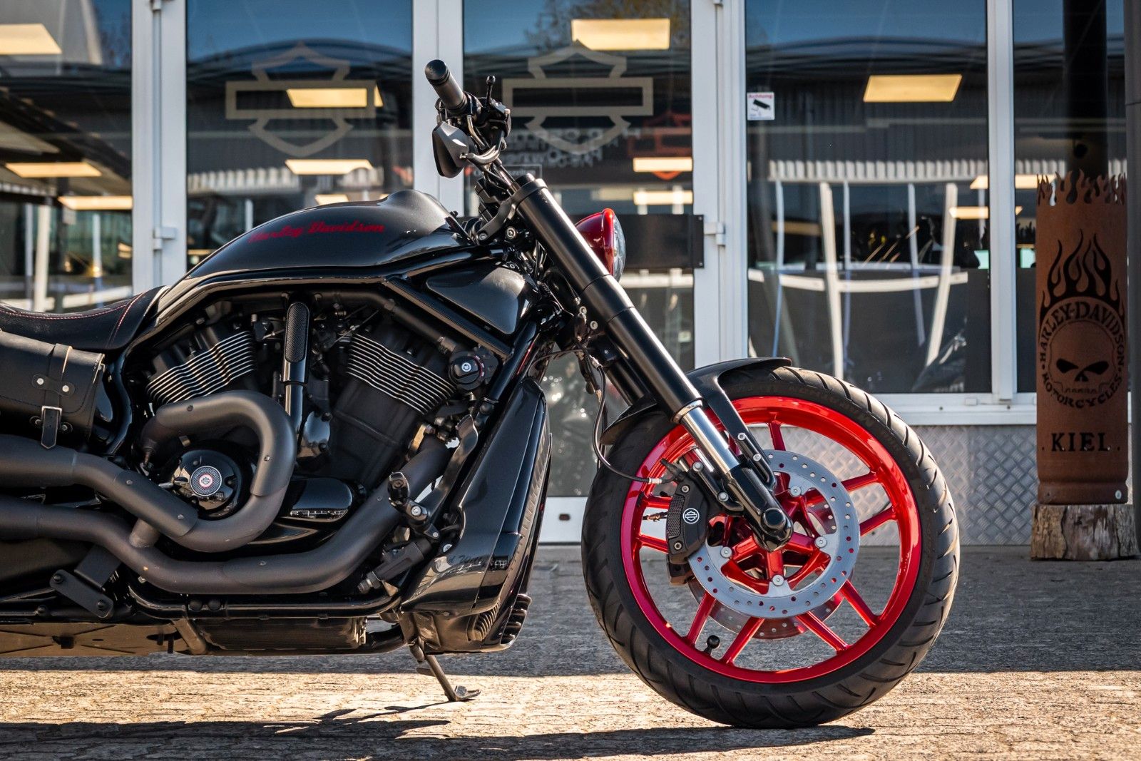 Fahrzeugabbildung Harley-Davidson VRSCDX Night Rod Special- Airride - Remus -