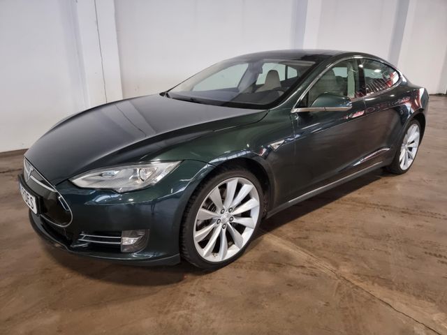 Tesla Model S Basis "Gratis Supercharger-Nutzung"