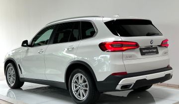 Fahrzeugabbildung BMW X5 xD40i Panorama Kamera Alarm AHK AdLED M Sport