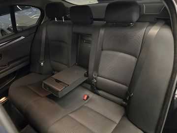 MYAUTOCENTER – Gebraucht- und Jahreswagen mit Werkstattservice in Pfaffenhofen BMW Limousine 520 d *BiXenon*Navi*Schiebedach*