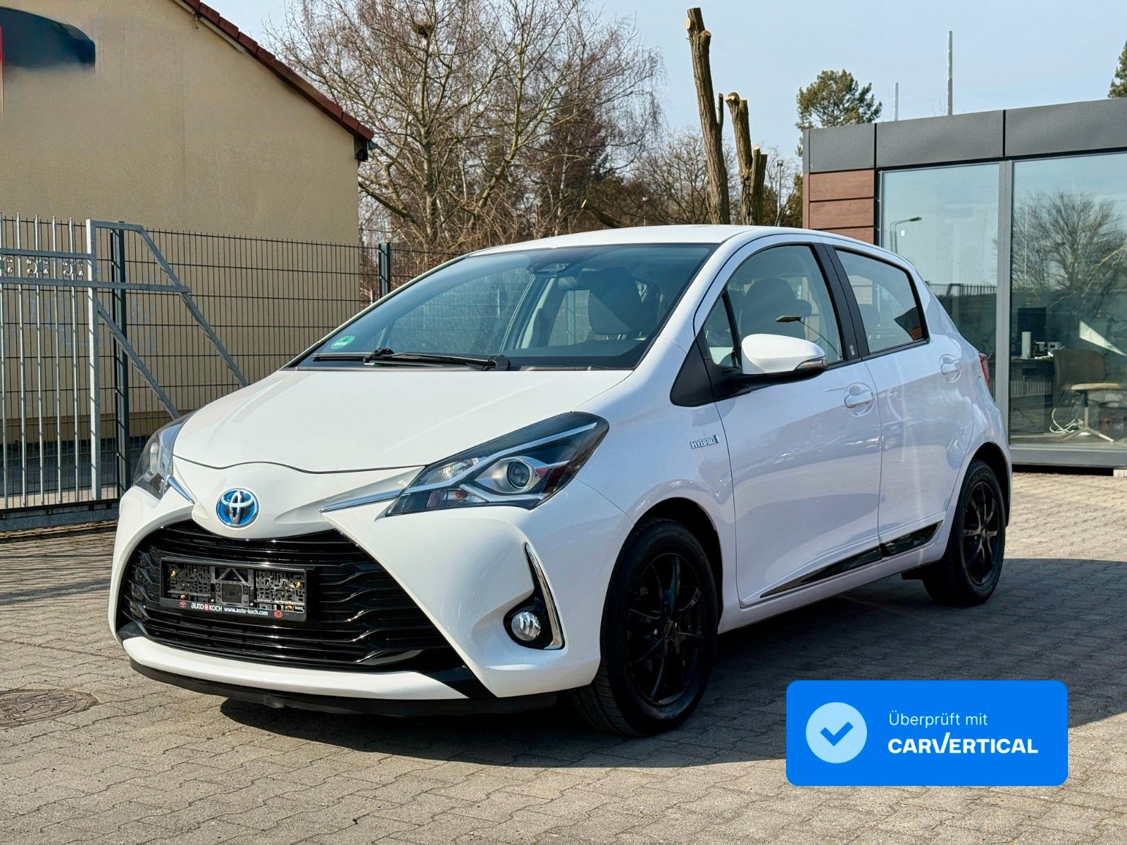 TOYOTA Yaris