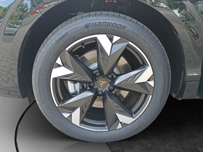 Fahrzeugabbildung CUPRA Terramar 1.5 e-Hybrid DSG 150 KW