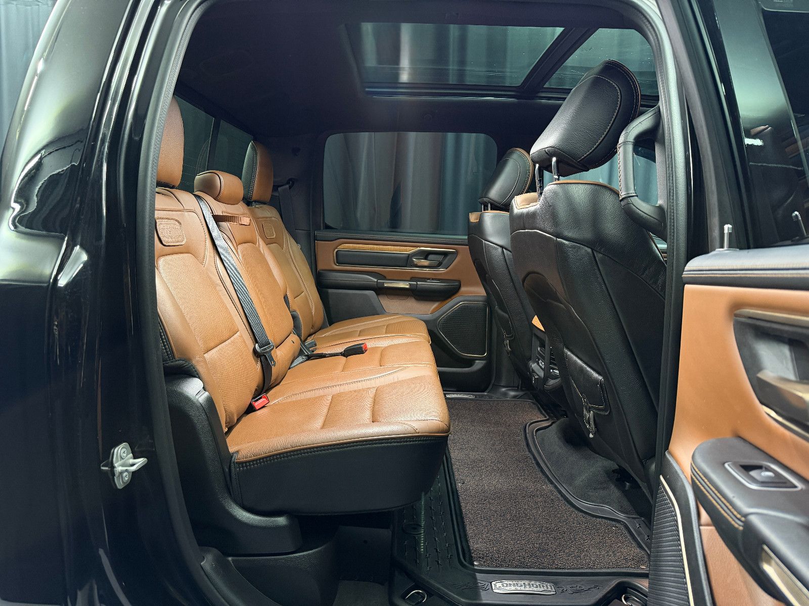 Fahrzeugabbildung Dodge RAM 1500 5.7 HEMI 4x4 Longhorn|AHK|NAVI|PANO