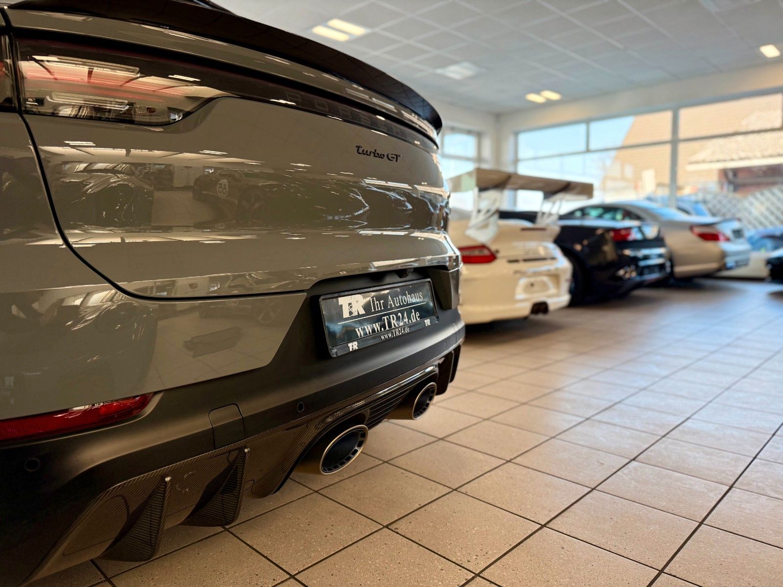 Fahrzeugabbildung Porsche Cayenne Turbo GT ACC / HeadUp / 22Zoll / Keyless
