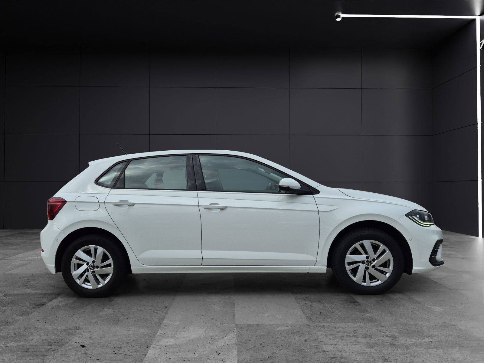 Fahrzeugabbildung Volkswagen Polo TSI Style DSG Matrix AHK AID ACC Park-Assis