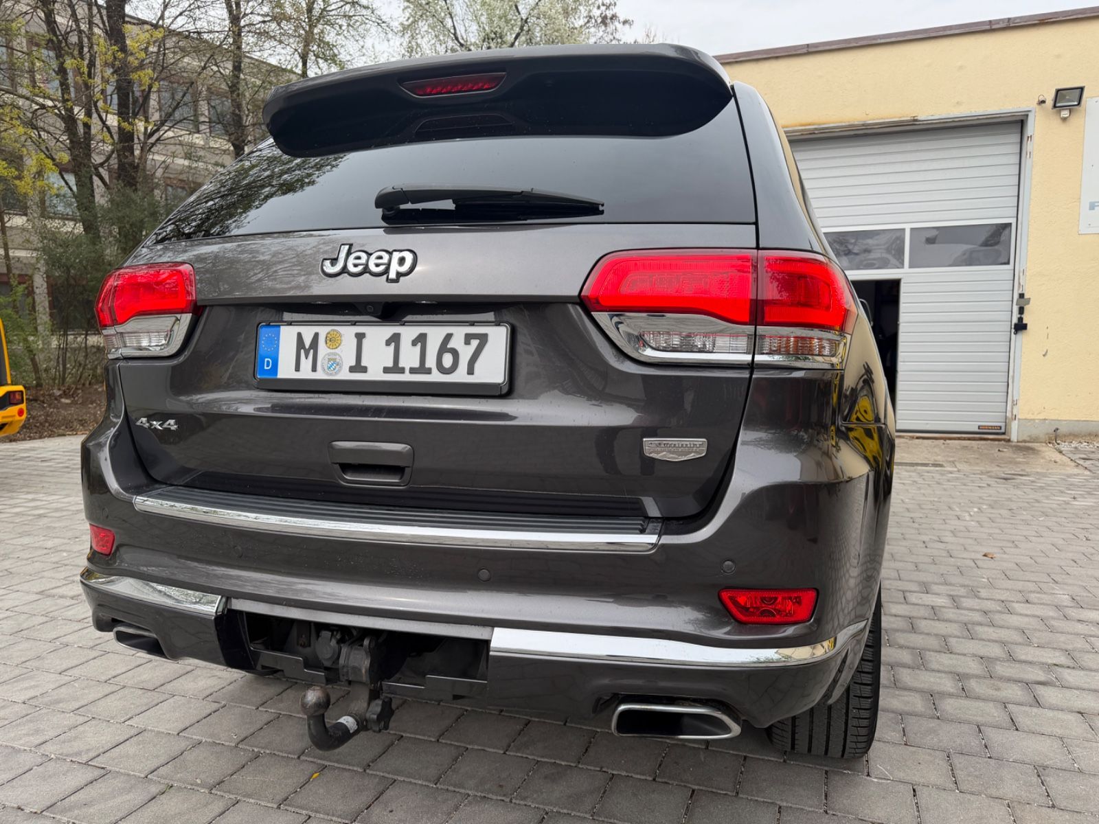 Fahrzeugabbildung Jeep Grand Cherokee 3.0l V6 MultiJet 184kW Summit