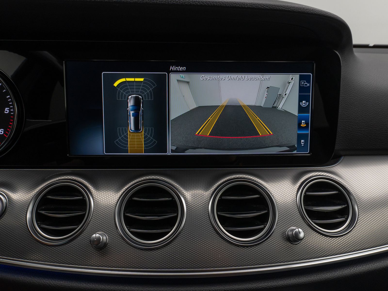 Fahrzeugabbildung Mercedes-Benz E 220d T-Modell Avantgarde Kamera AHK Tempomat