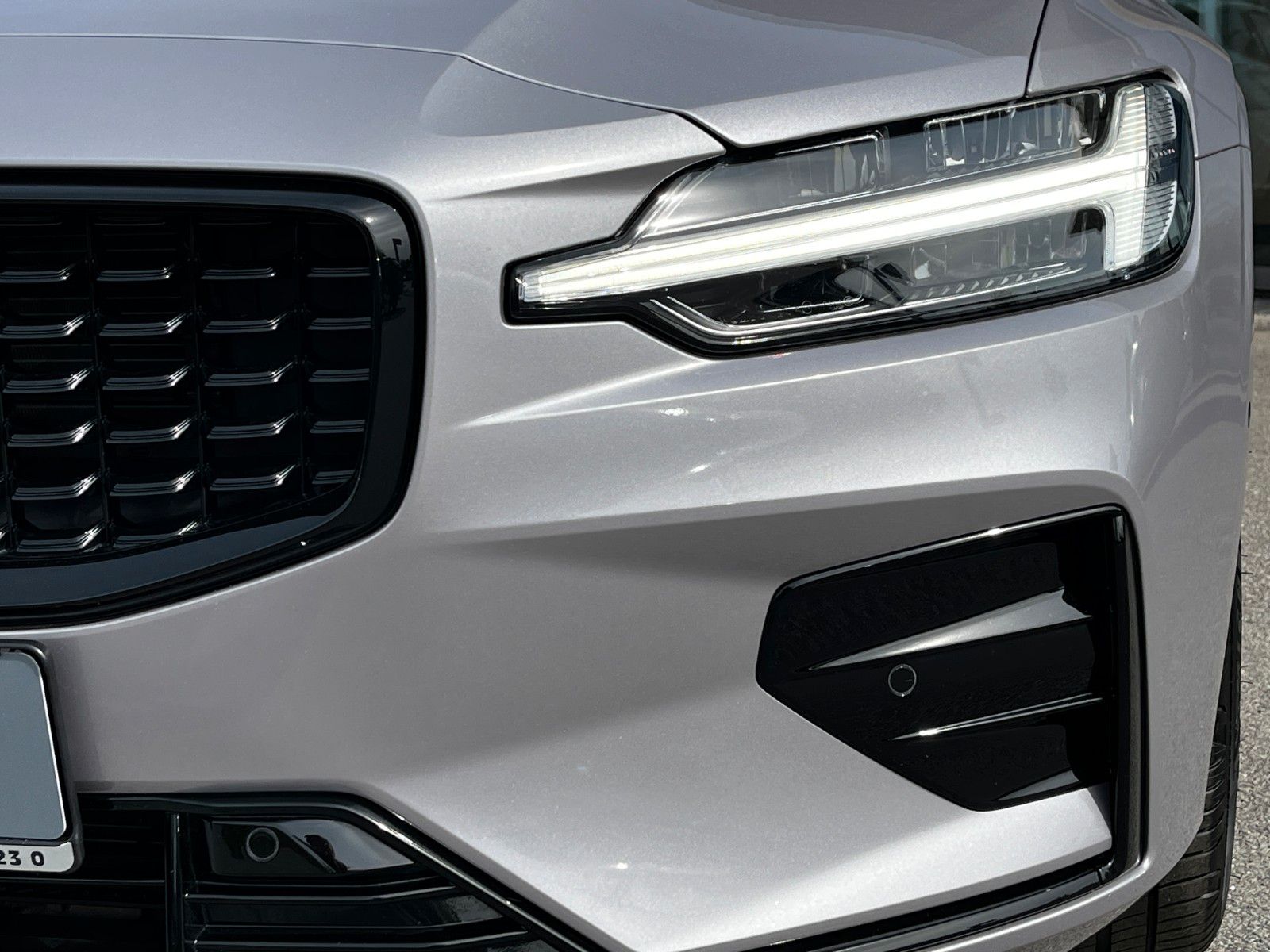 Volvo V60 B4 Plus Dark foto 4