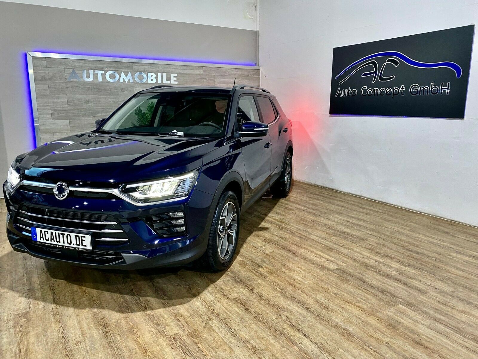 Fahrzeugabbildung Ssangyong Korando **SONDERMODELL RUBY**ASSISTENZSYSTEME**