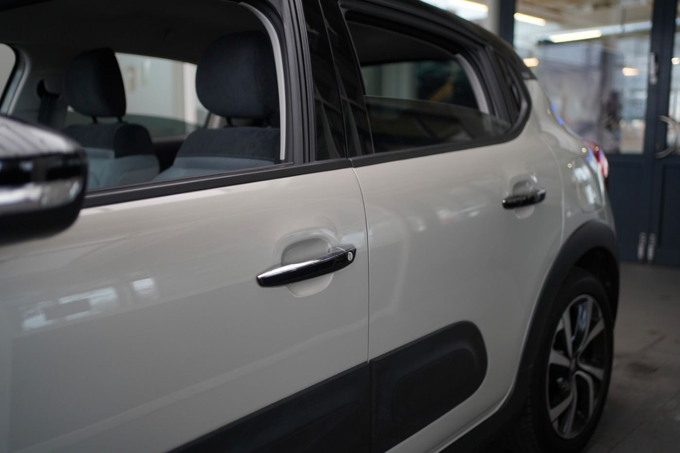 Fahrzeugabbildung Citroën C3 PureTech 110 EAT6 Elle Automatik Sitzheizung