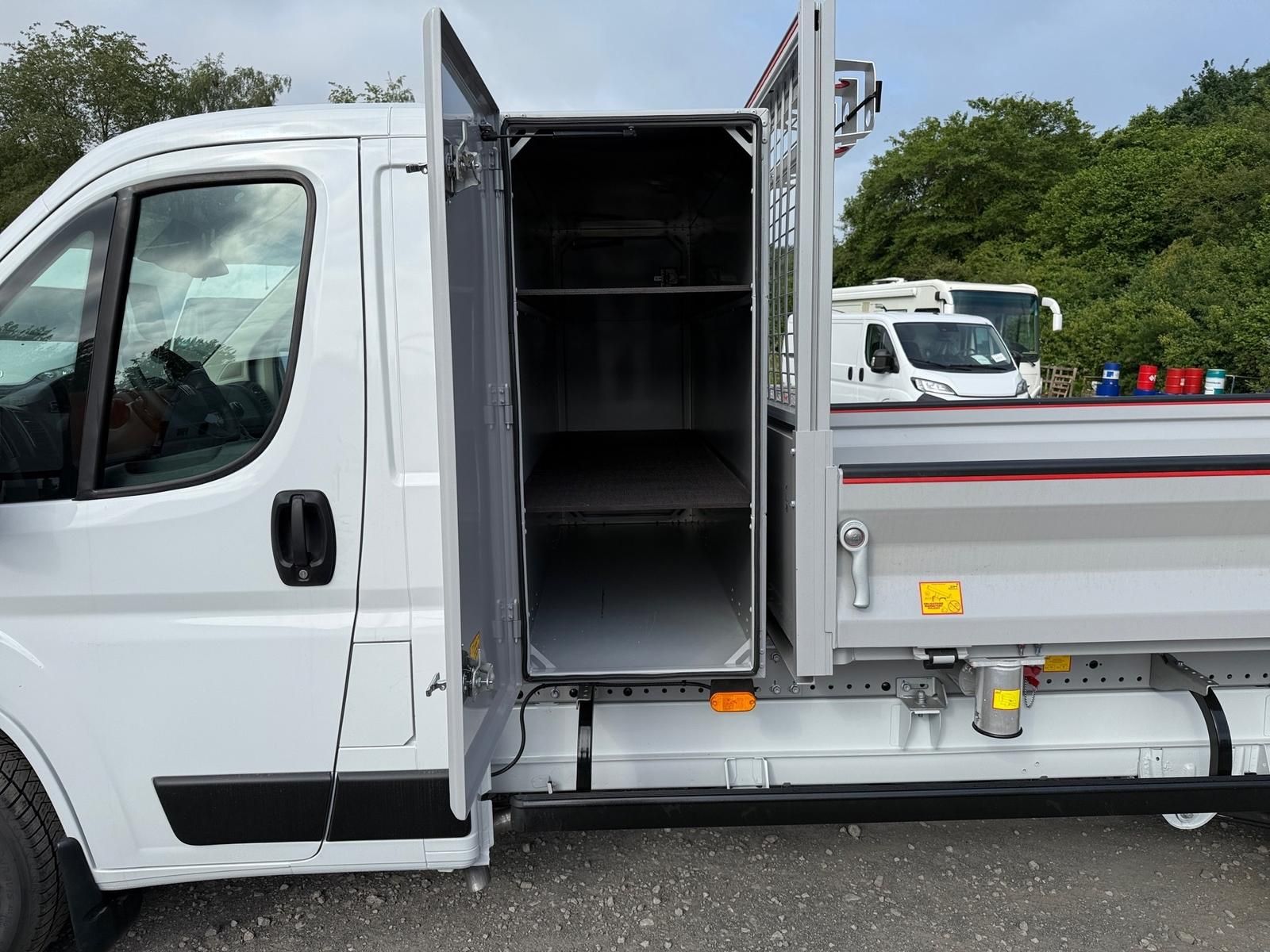 Fahrzeugabbildung Fiat Ducato Maxi L3 Dreiseitenkipper 180 MT6