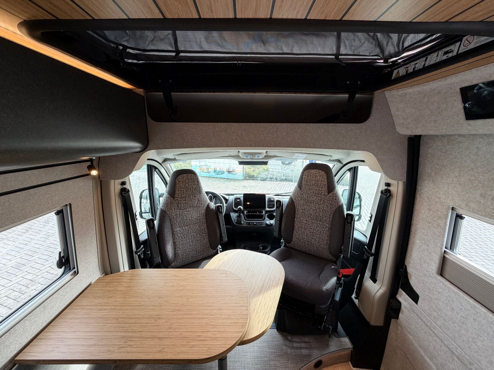 Fahrzeugabbildung HYMER / ERIBA / HYMERCAR Redwood 600 Trail